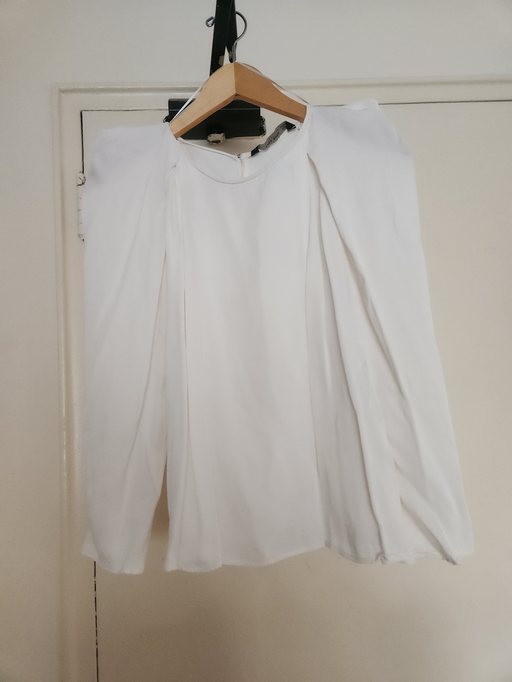 Zara White Long Sleeve Blouse with Pleated Detail